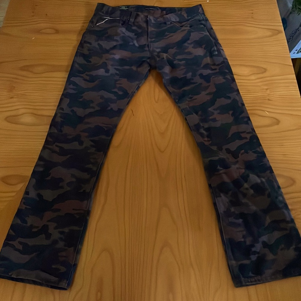 Cult Of Individuality Burgundy Camo Jeans 33 W 34 L